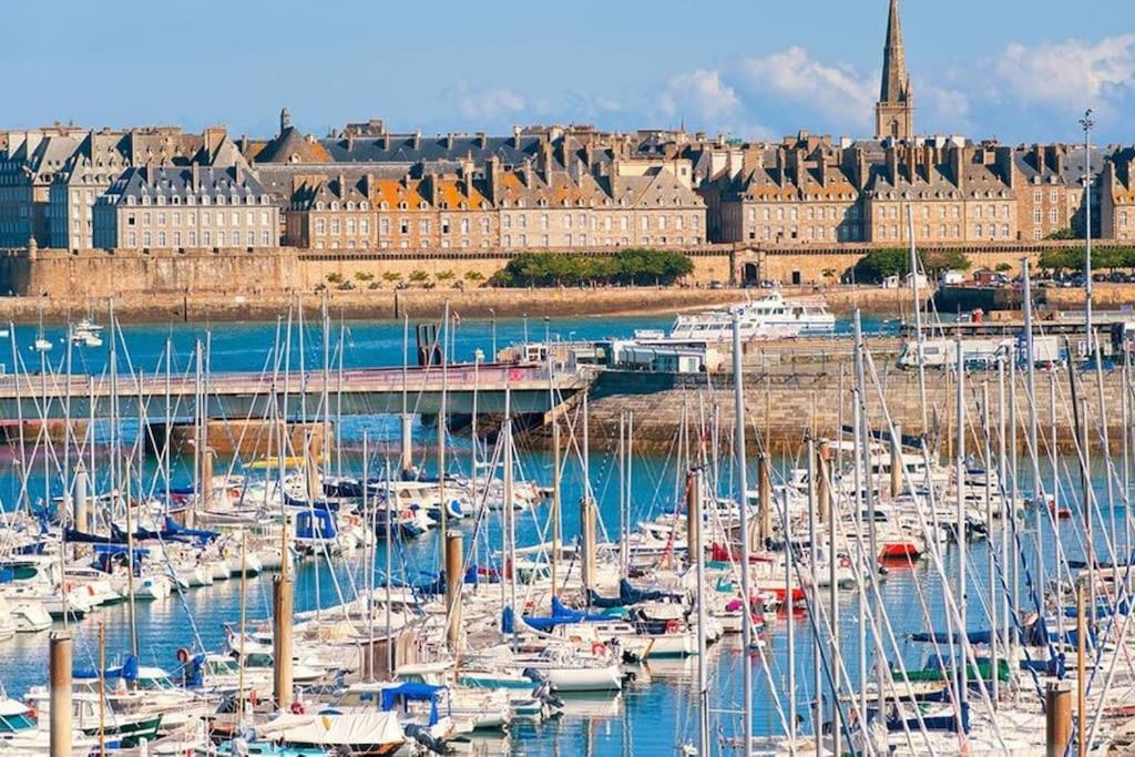 Charmante Maison A Evran Proche Dinan Et St Malo. Buitenkant foto